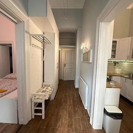 Fancy Cozy 2 Bdr Downtown Budapest