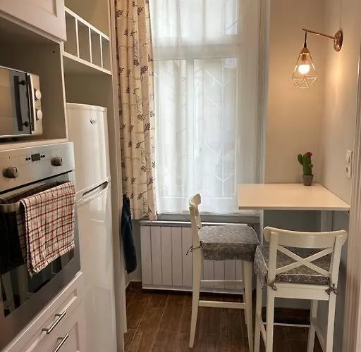 Fancy Cozy 2 Bdr Downtown Budapest