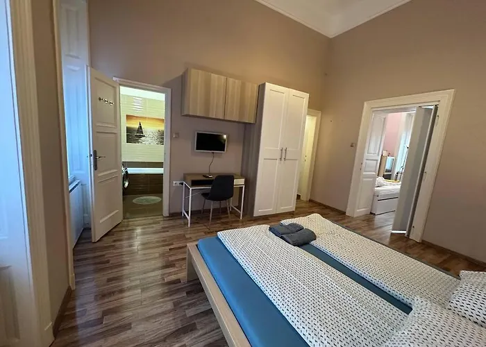 Fancy Cozy 2 Bdr Downtown *